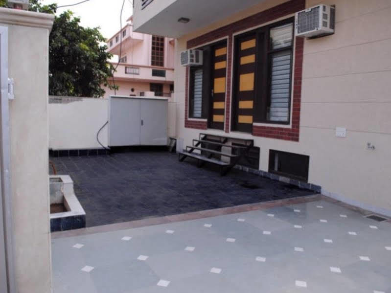Anand 3* Gurgaon