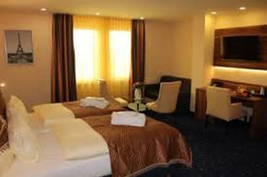 Maxfort Huda Centre 3* Gurgaon