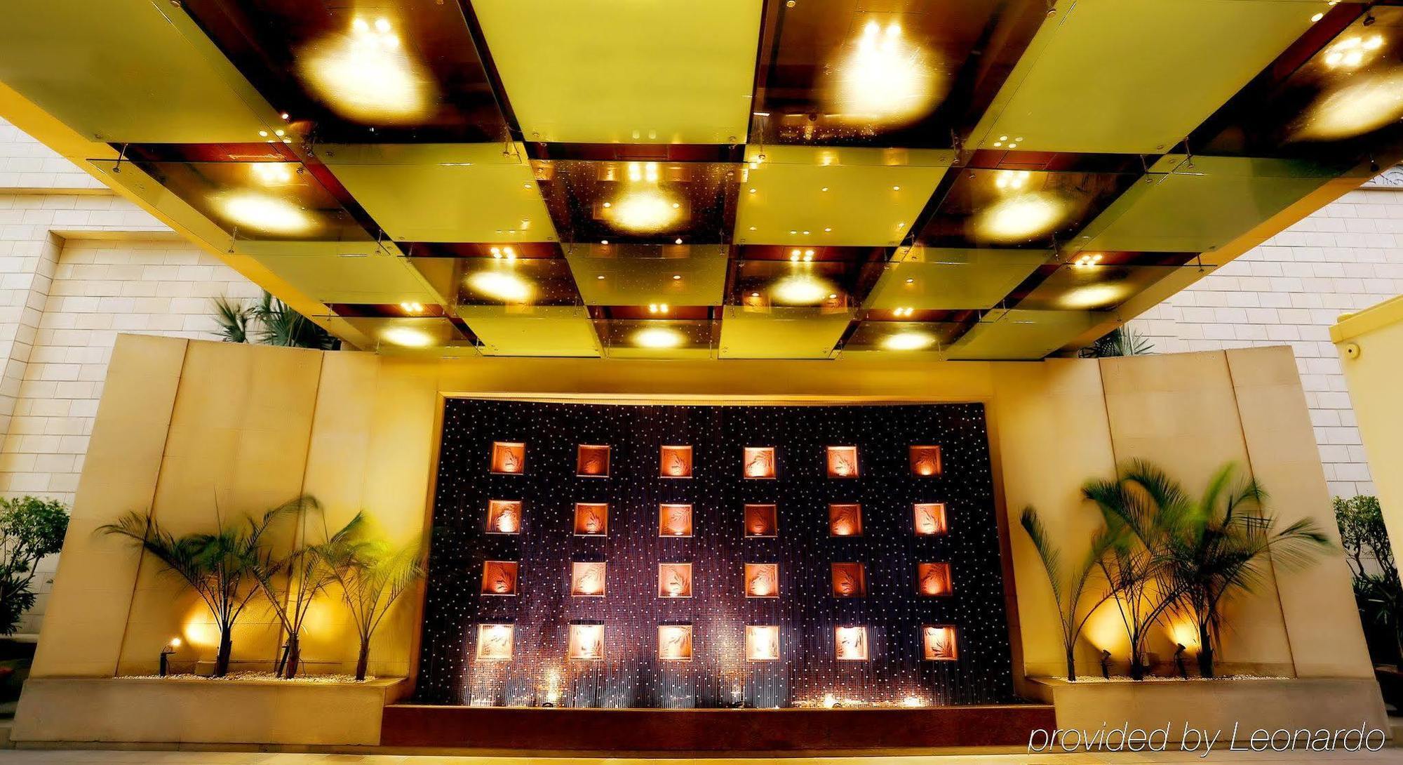 Hotel Radisson Gurugram Sohna Road Center 5*