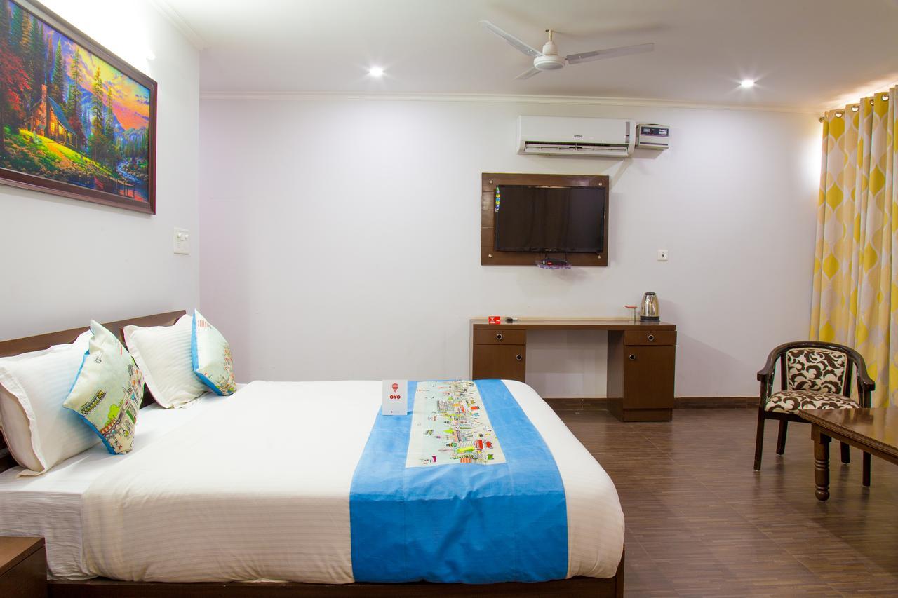 Oyo 8947 Vedanta 3*
