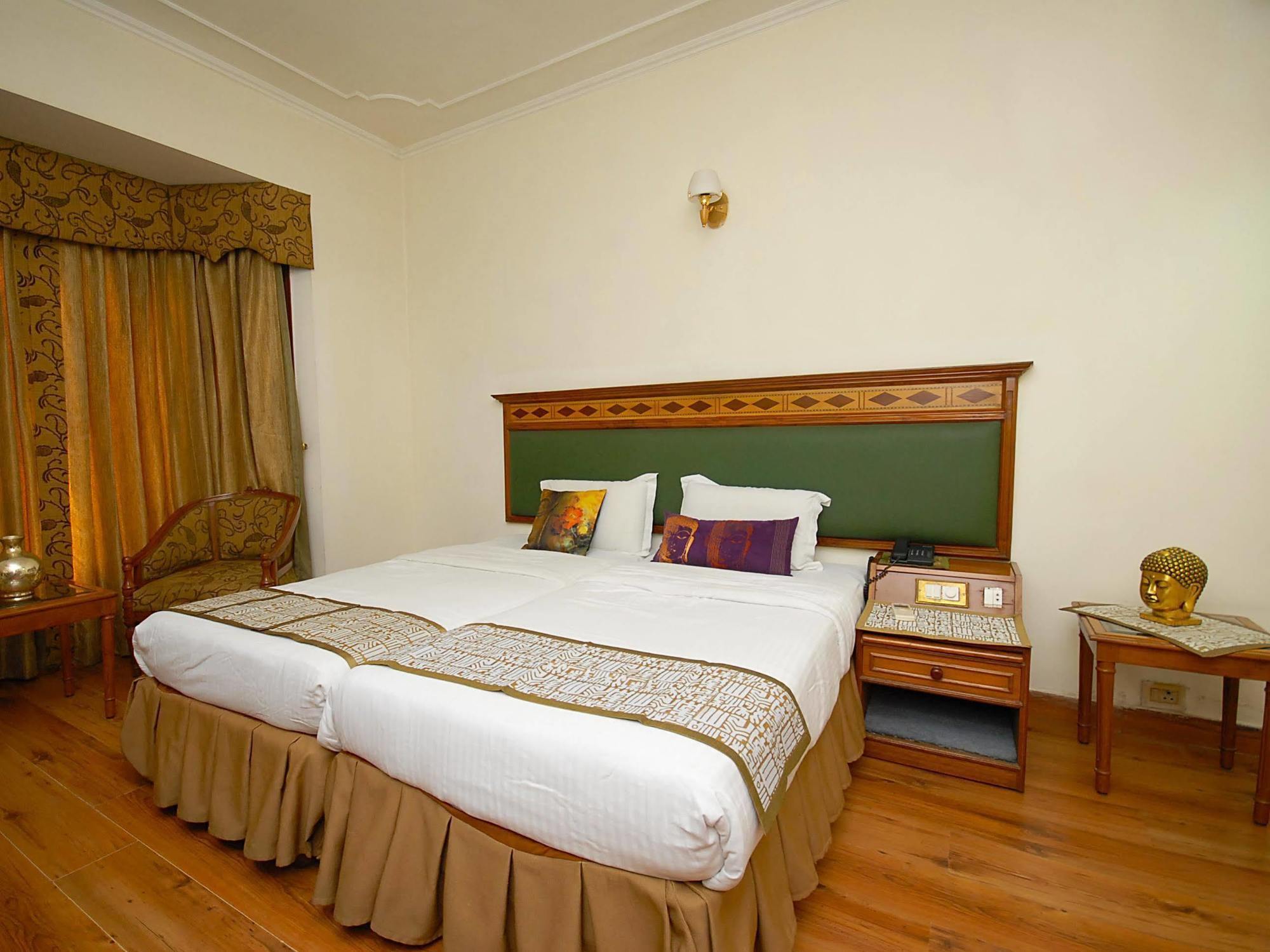 Mint Cyber Hotel Gurgaon