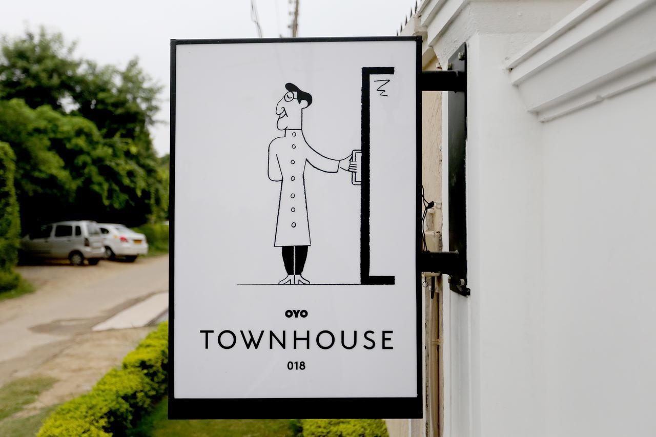 Hotel Oyo Townhouse 018 Medanta 3*