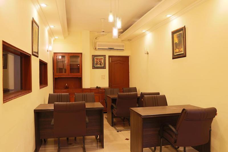 Hotel Fabhotel Cyber 3*