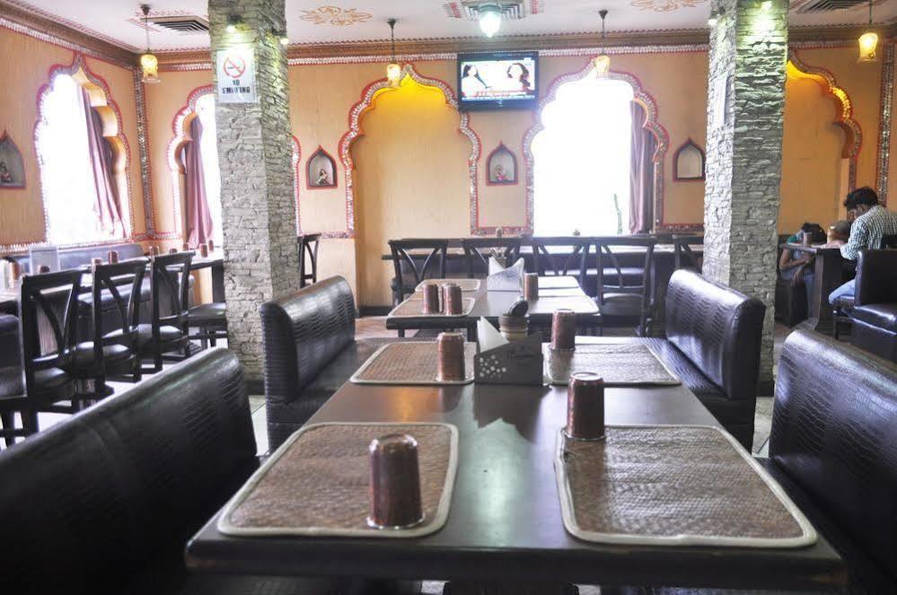 Hotel Oyo Premium Old 3*