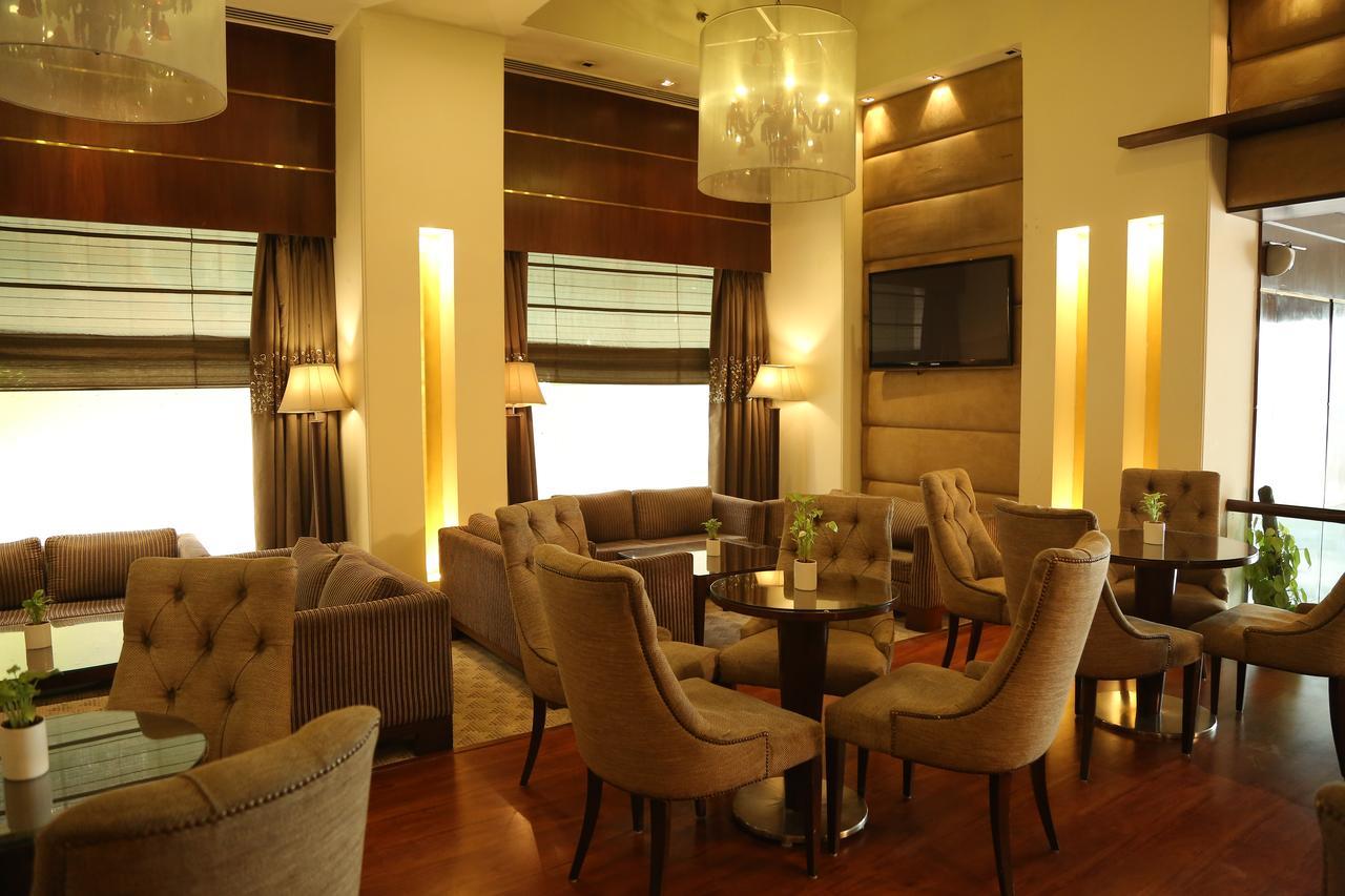 The Acura, Bmk Hotel 4*