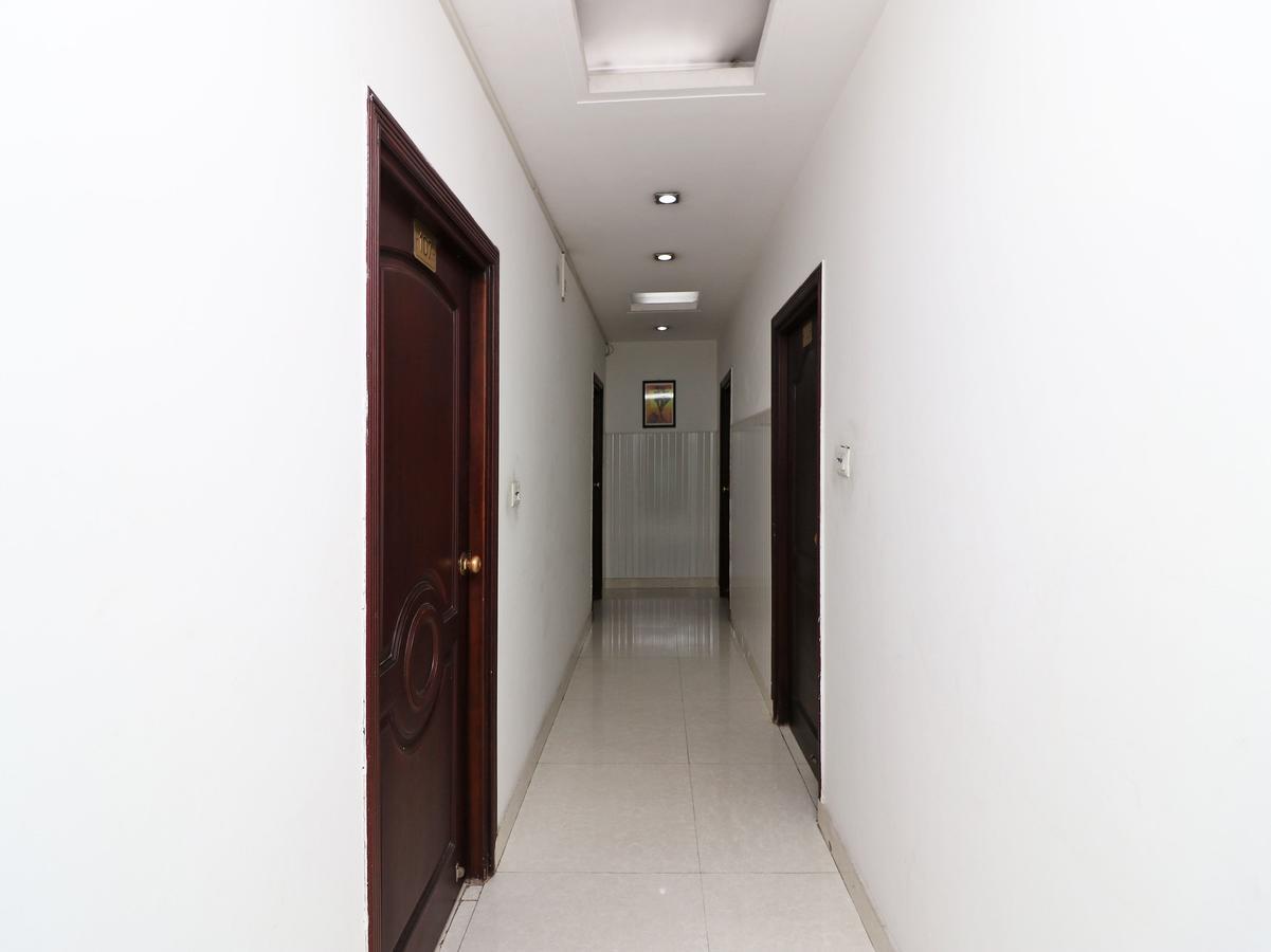 Hotel Oyo 12340 The Royal Park Plaza Gurgaon
