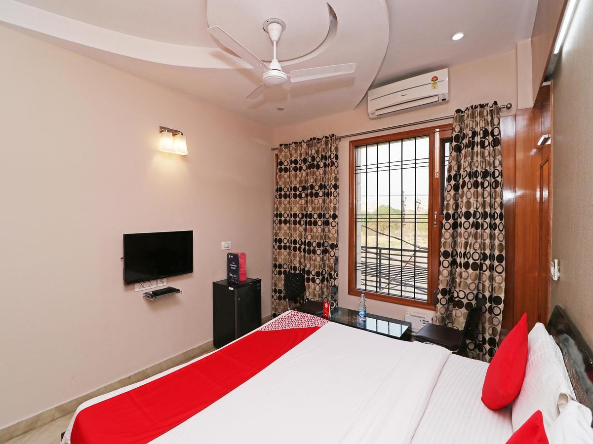 Oyo 13059 Ruby Residency Guest house Gurgaon