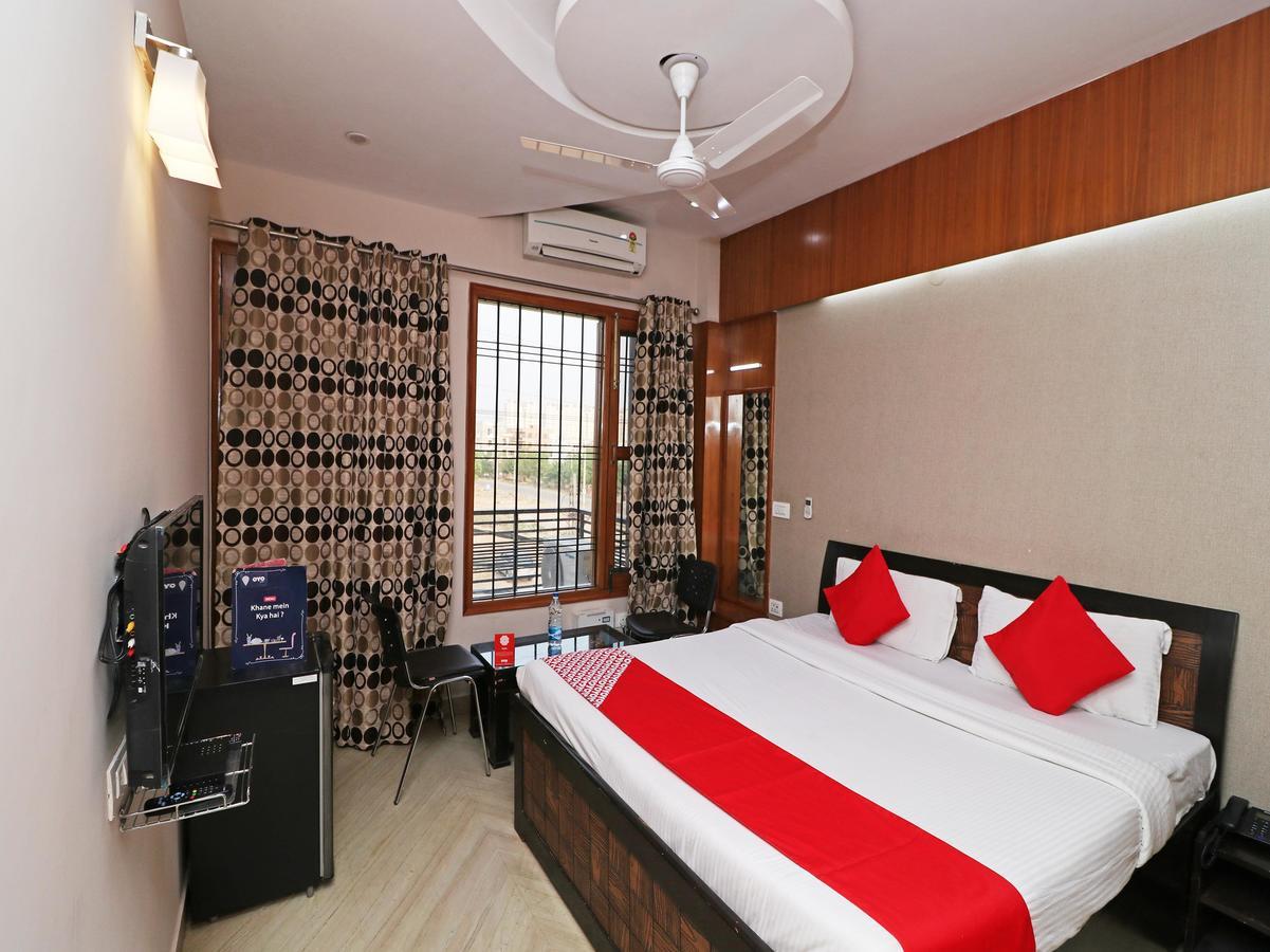 Oyo 13059 Ruby Residency Gurgaon