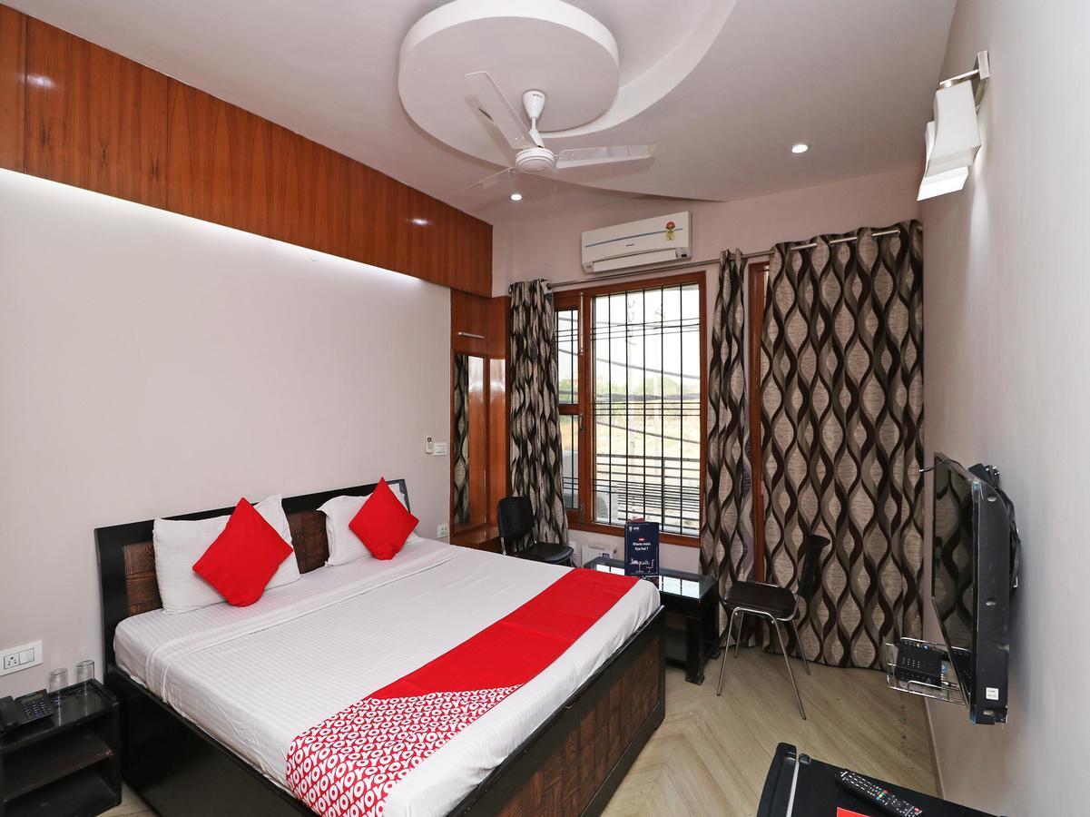 Oyo 13059 Ruby Residency * Gurgaon