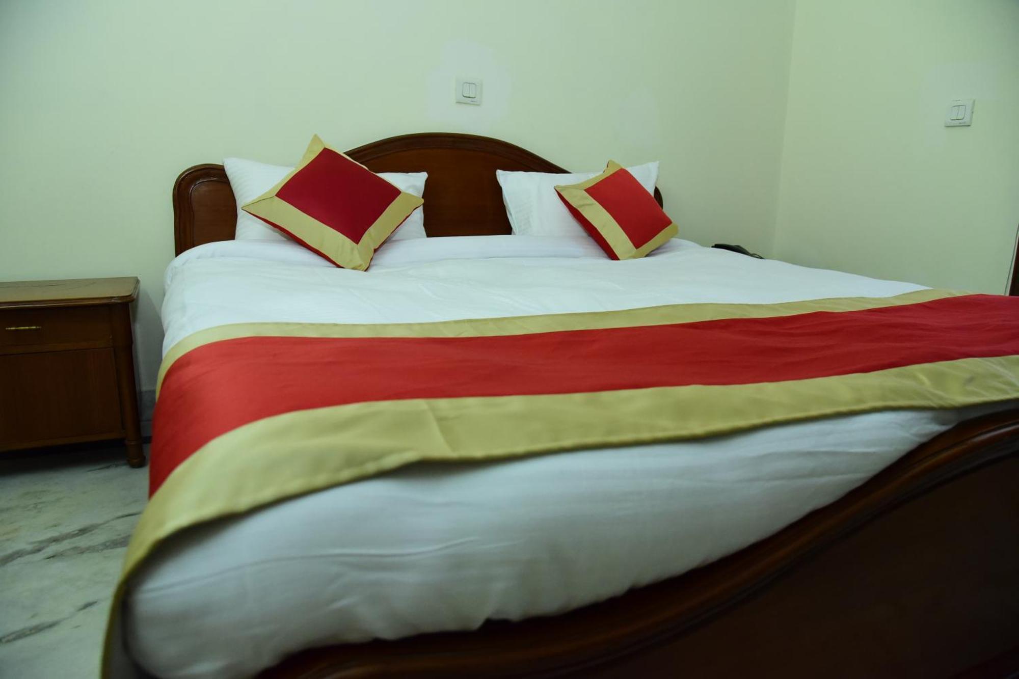 Hotel The Mayflower Gurgaon