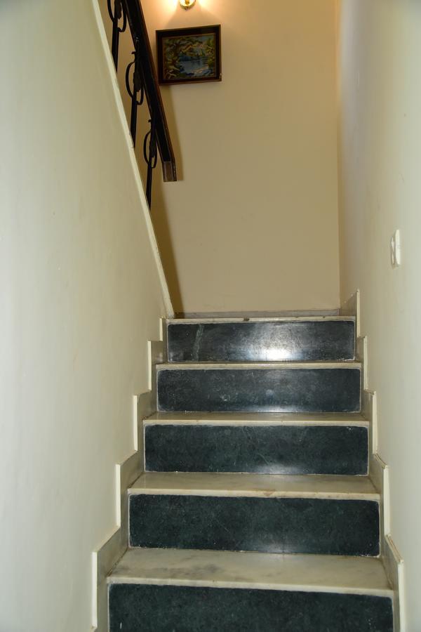 The Mayflower Hotel 3*