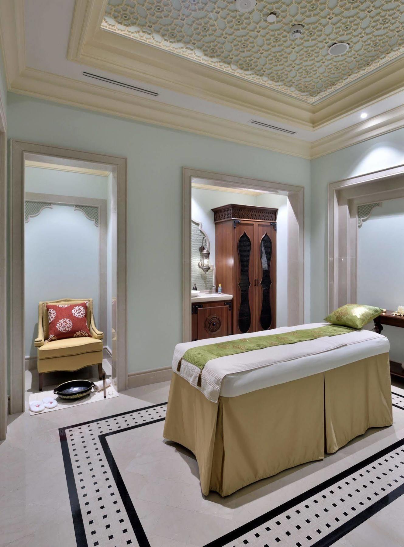 Itc Grand Bharat Hotel