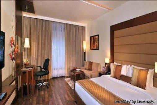 Hotel Country & By Radisson, Gurugram Sector 12 4*