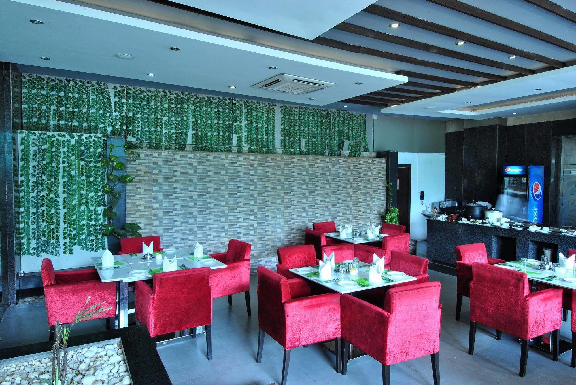 Hotel The Habitare 3*