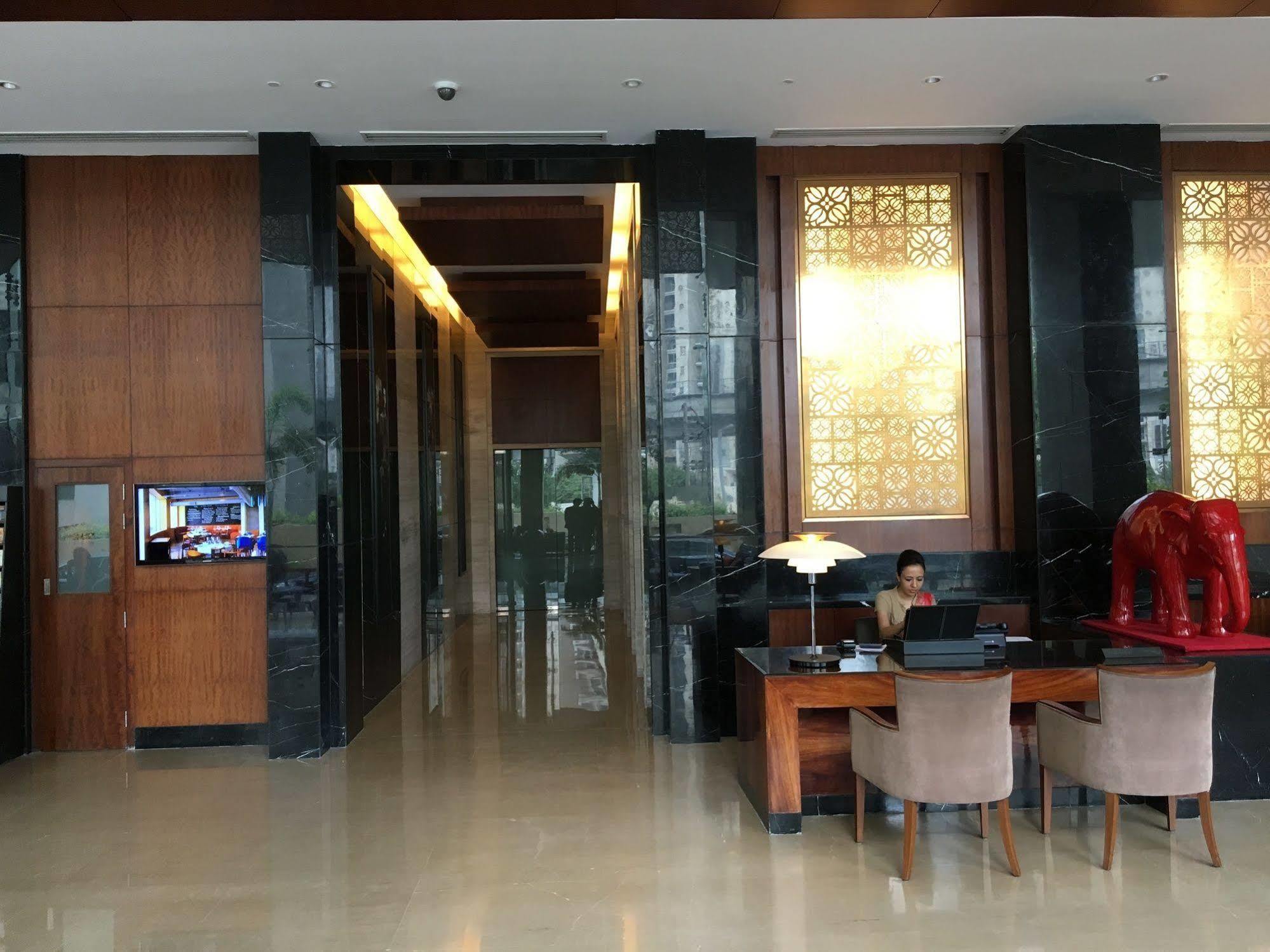 Hotel The Anya Hotel-golf Course Road Gurgaon