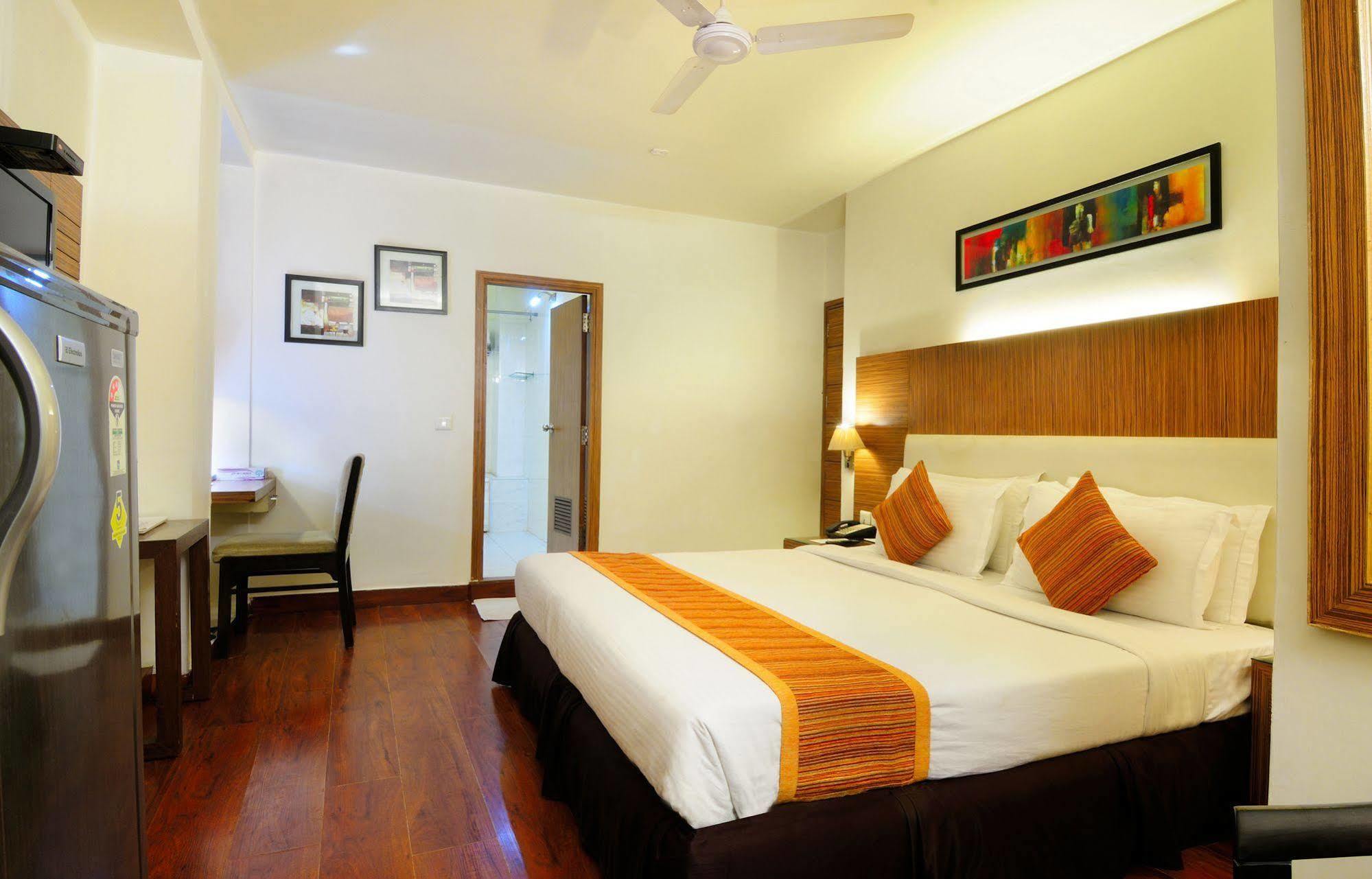 Crossroads 4* Gurgaon