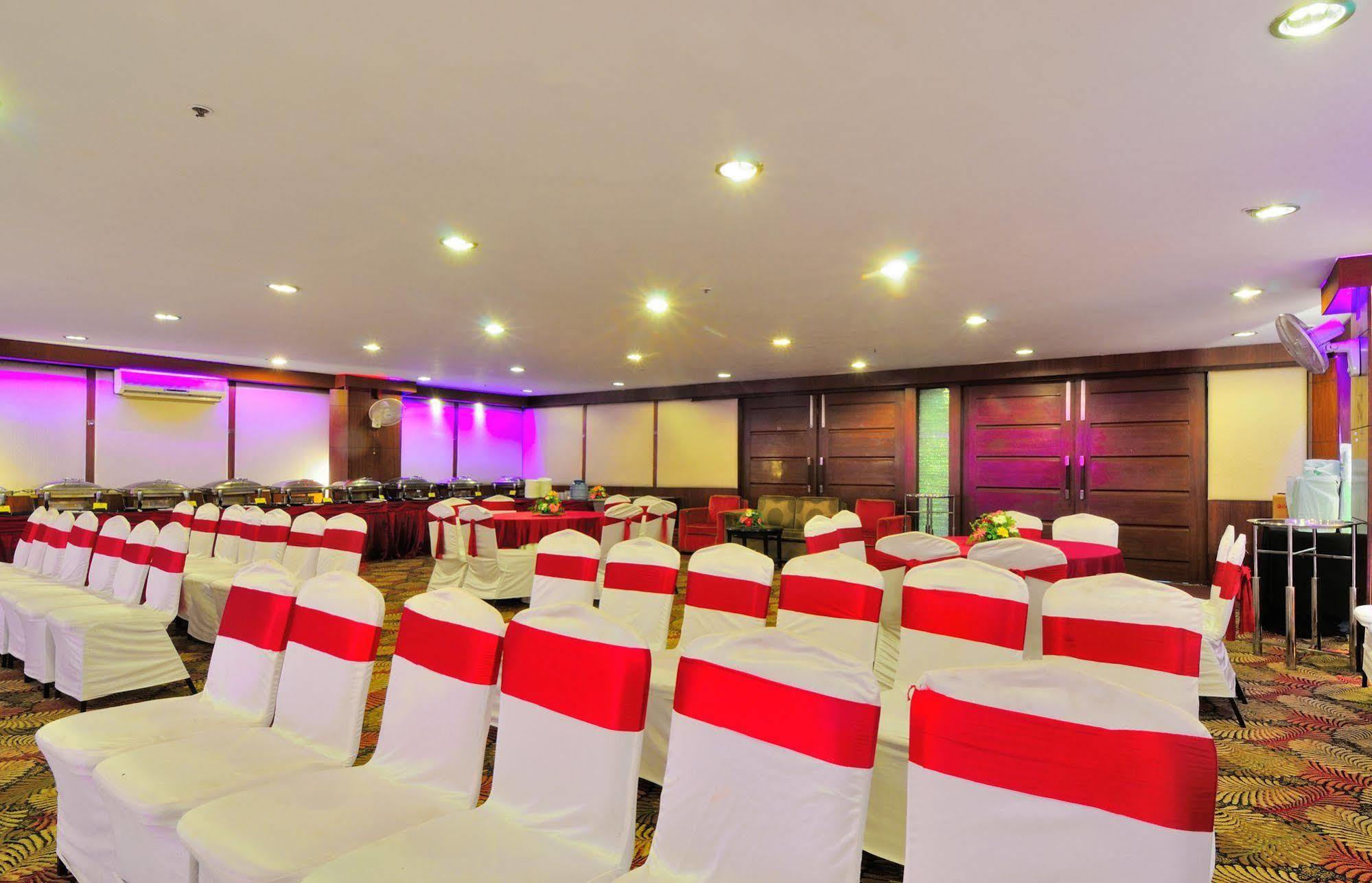 Hotel Crossroads Gurgaon
