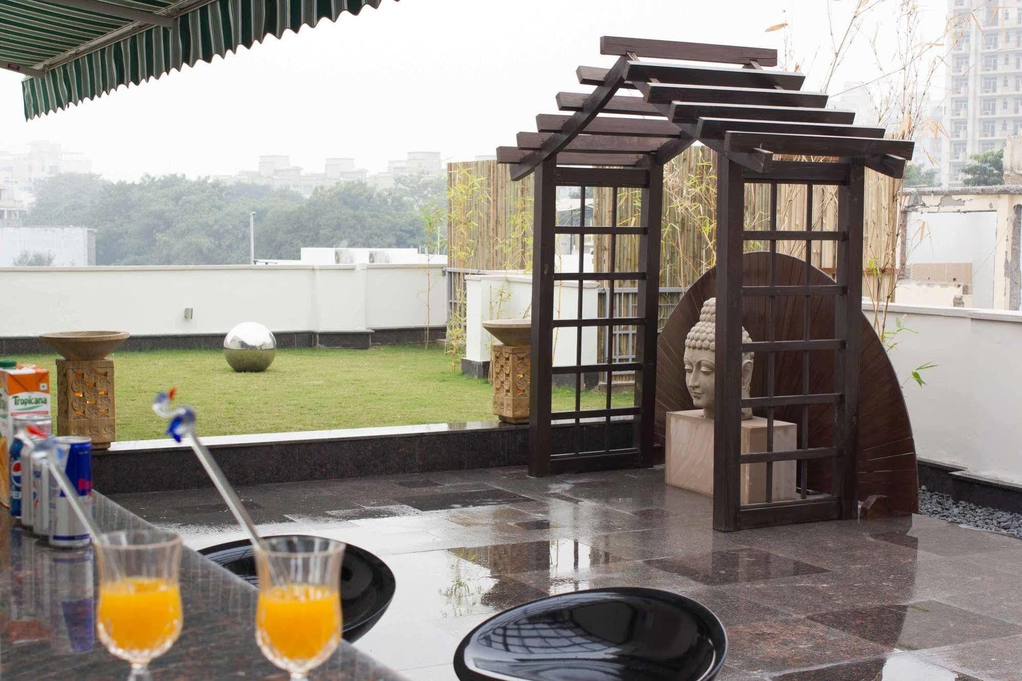 Stately Mg Road Hotel Gurgaon