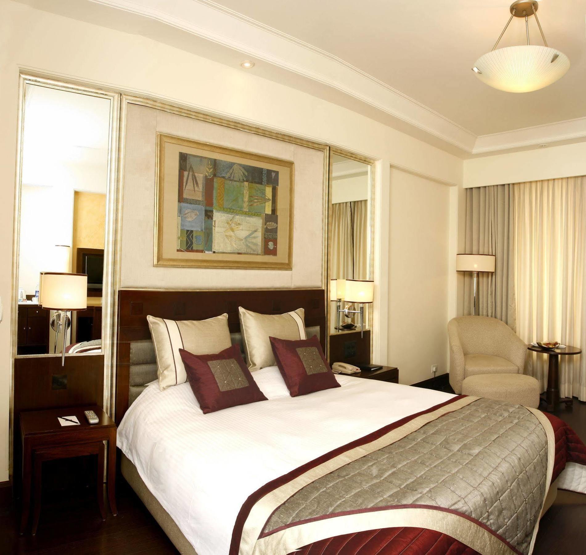 Dia Park Premier Hotel Gurgaon
