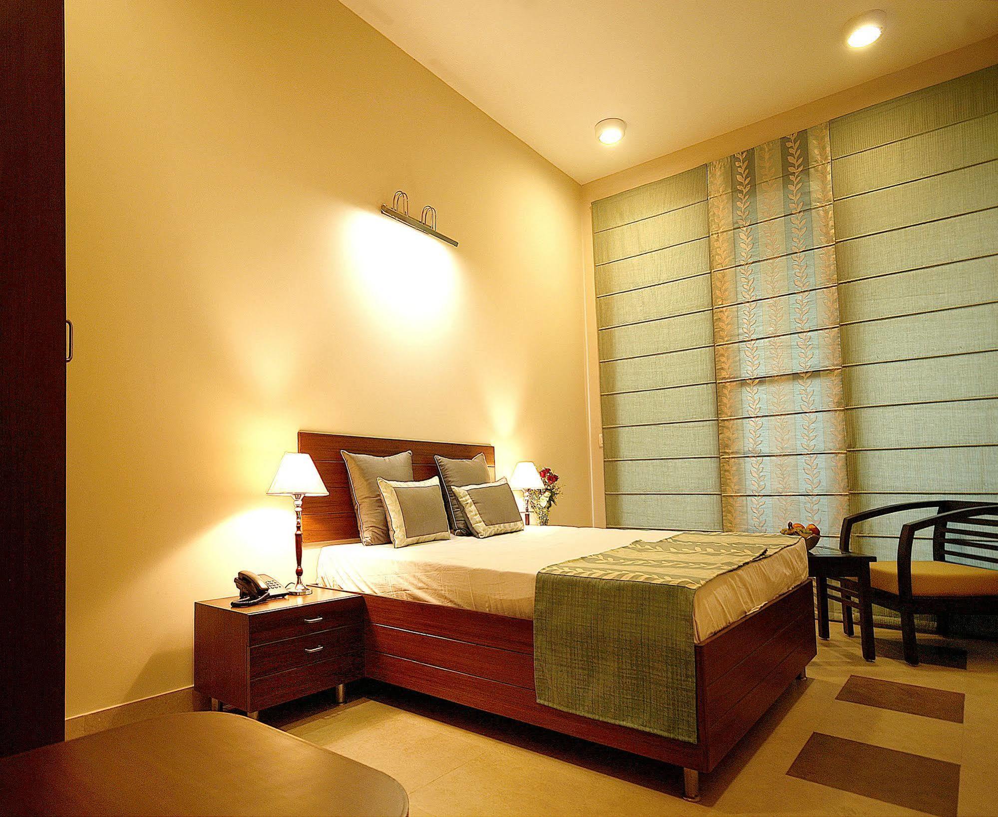 Ahuja Residency Parklane, Gurgaon 3* Gurgaon