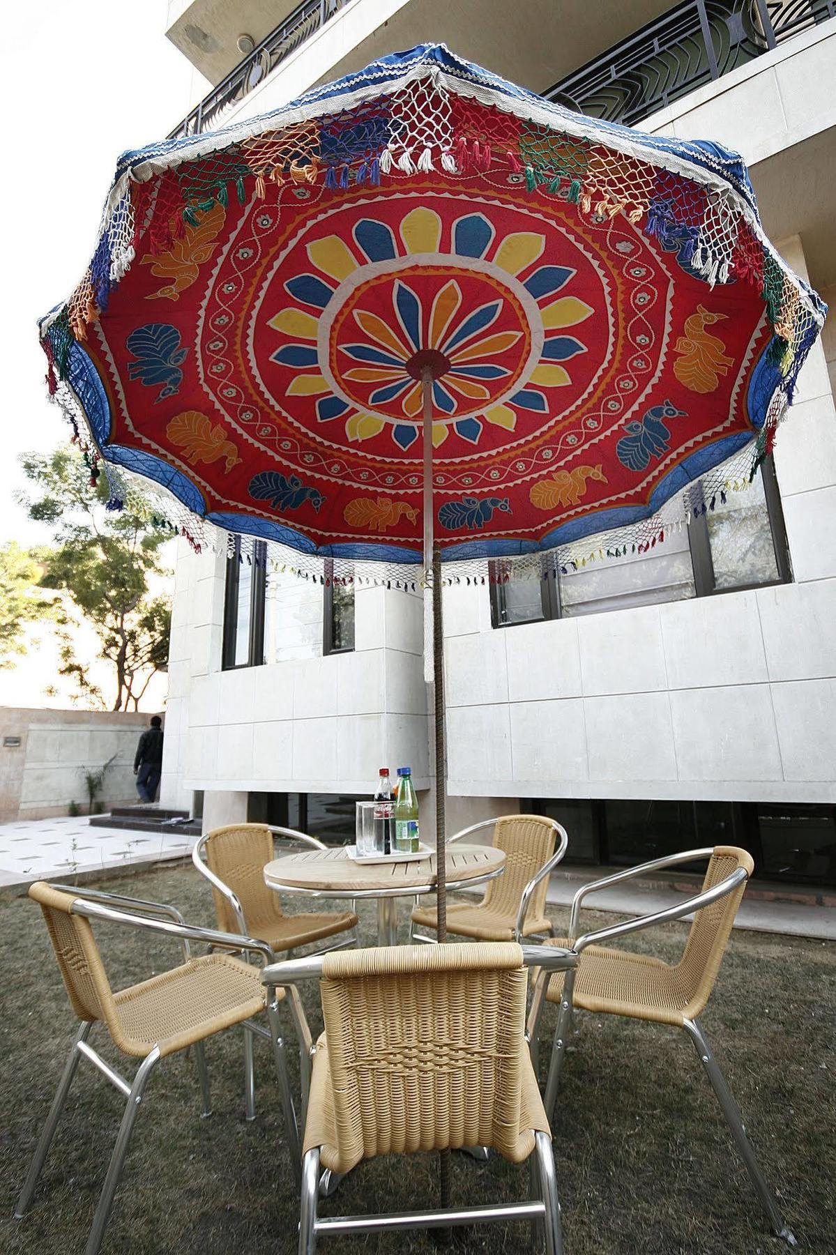 Ahuja Residency Parklane, Gurgaon Guest house Gurgaon