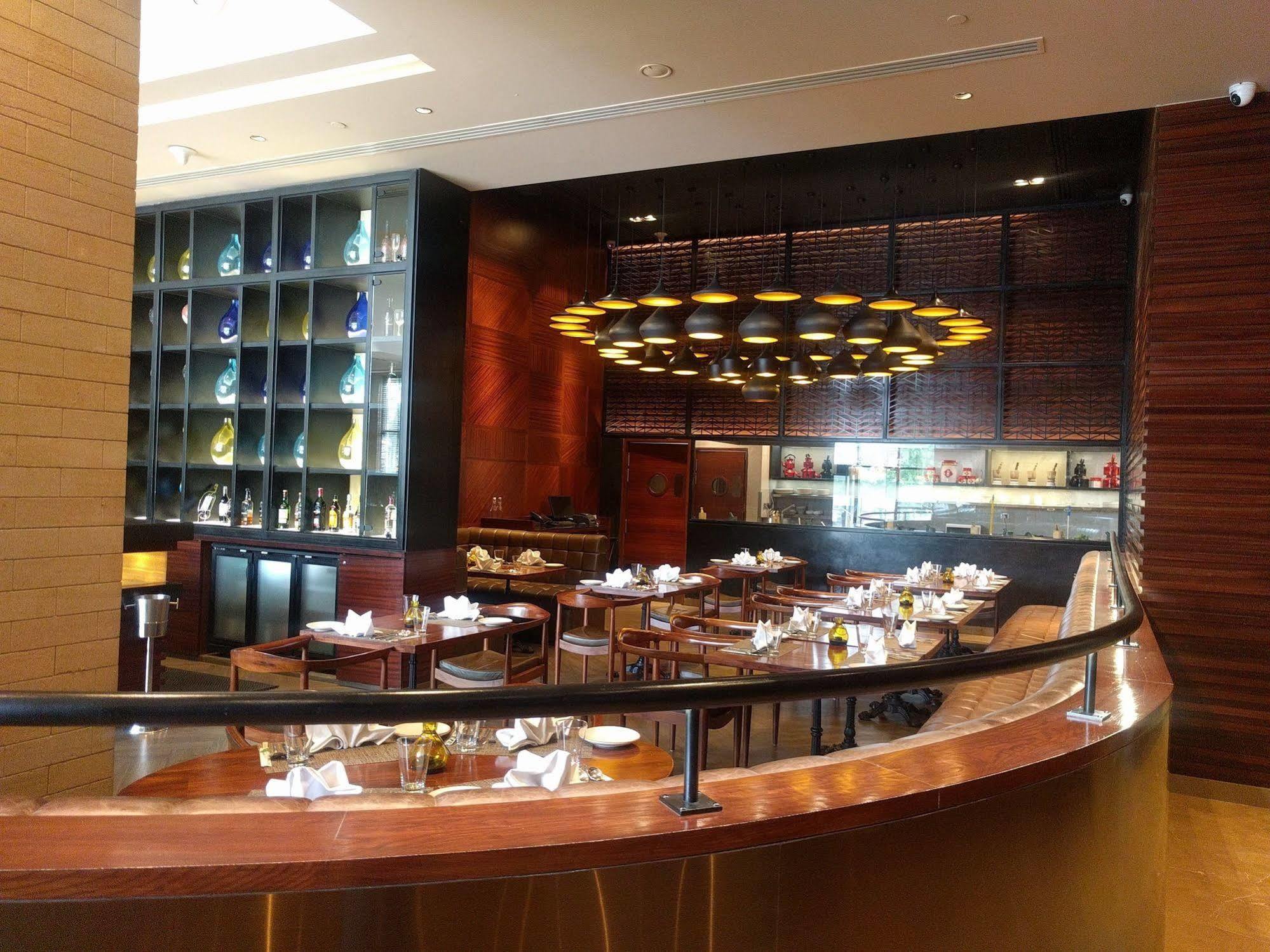 Lemon Tree Premier Center 4* Gurgaon