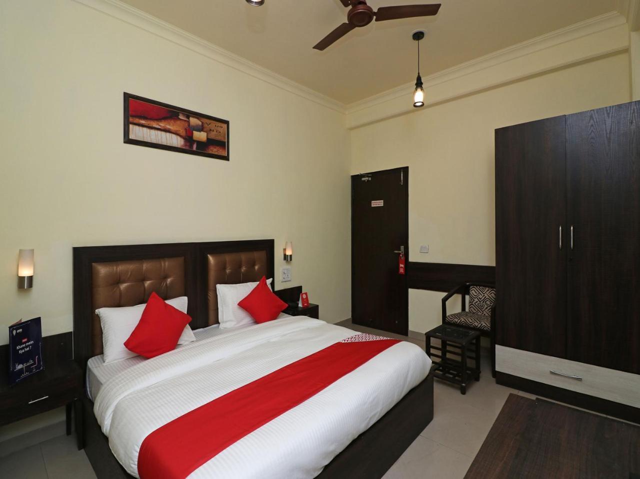 Hotel Oyo 389 Applee Gurgaon