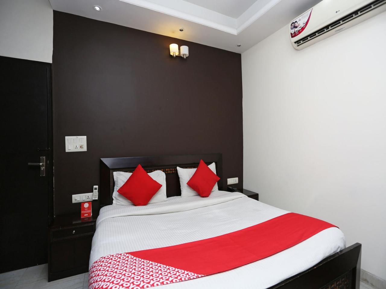 Oyo 16410 Retreet Hotel