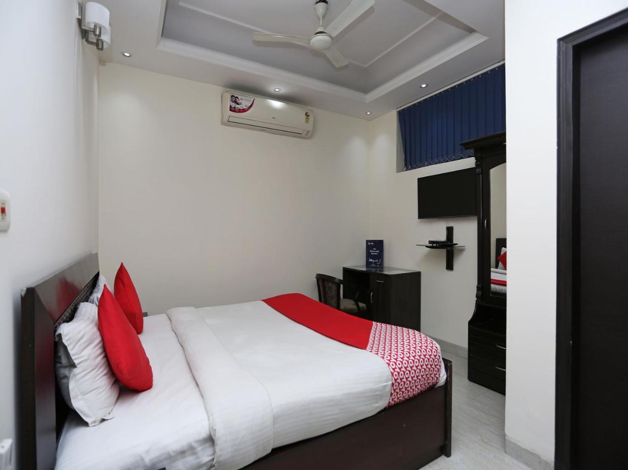 Hotel Oyo 16410 Retreet 3*