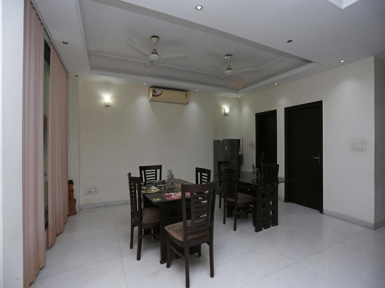 Oyo 16410 Retreet Hotel 3*