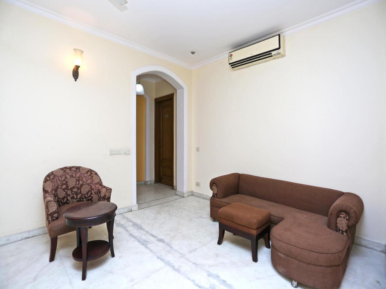 Hotel Oyo 15716 The Red Orchid