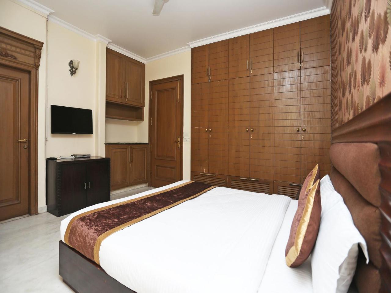 Oyo 15716 The Red Orchid 3* Gurgaon