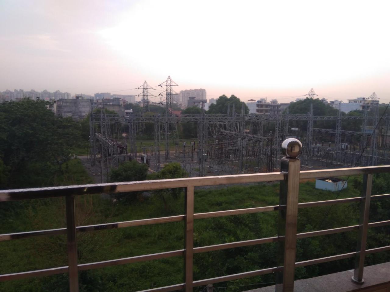 Niketan Medanta Service * Gurgaon