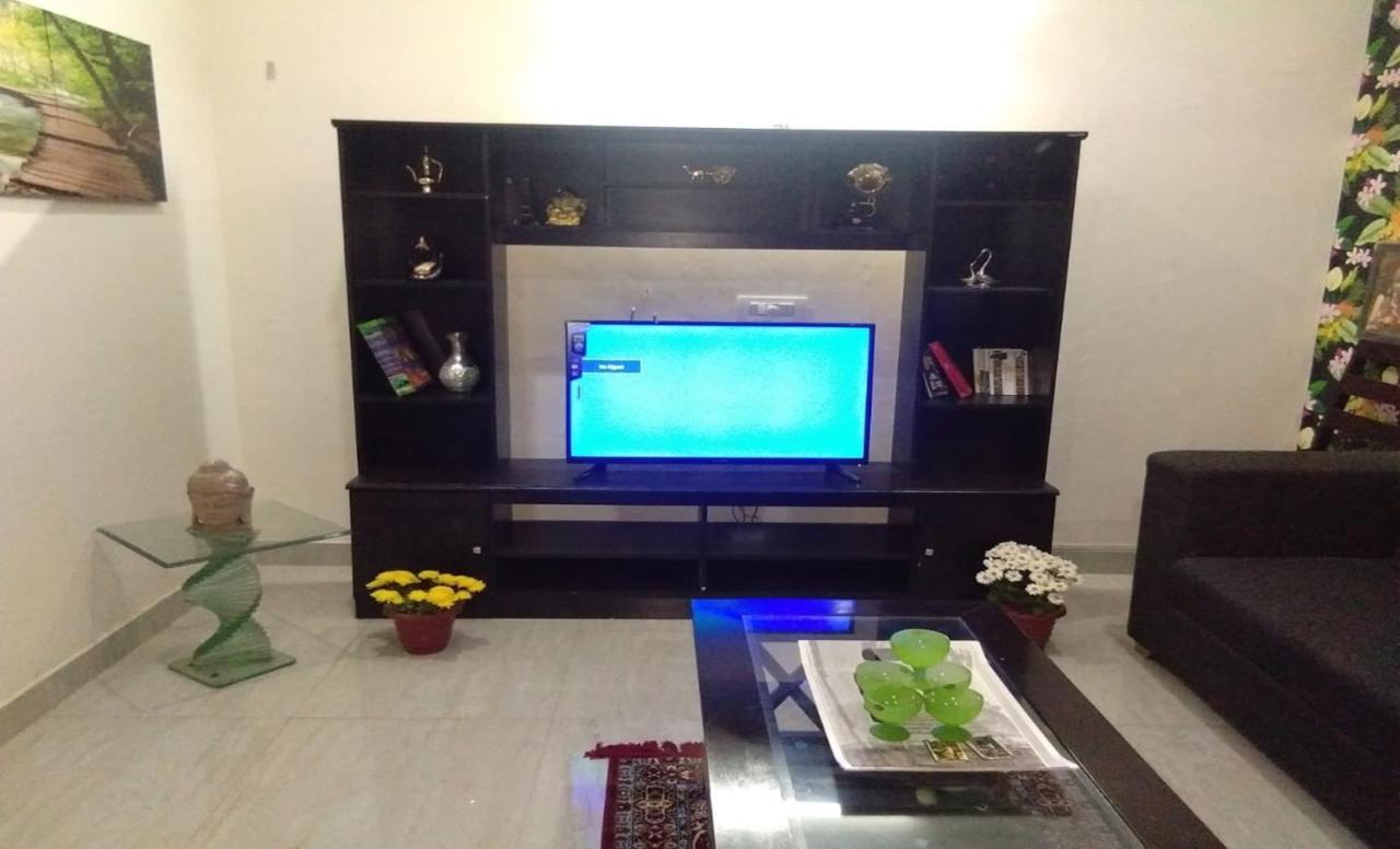 Niketan Medanta Service *