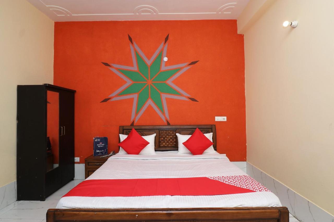 Hotel Oyo 24108 The Palms 3*