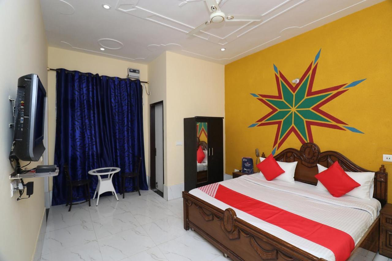 Oyo 24108 The Palms Hotel 3*