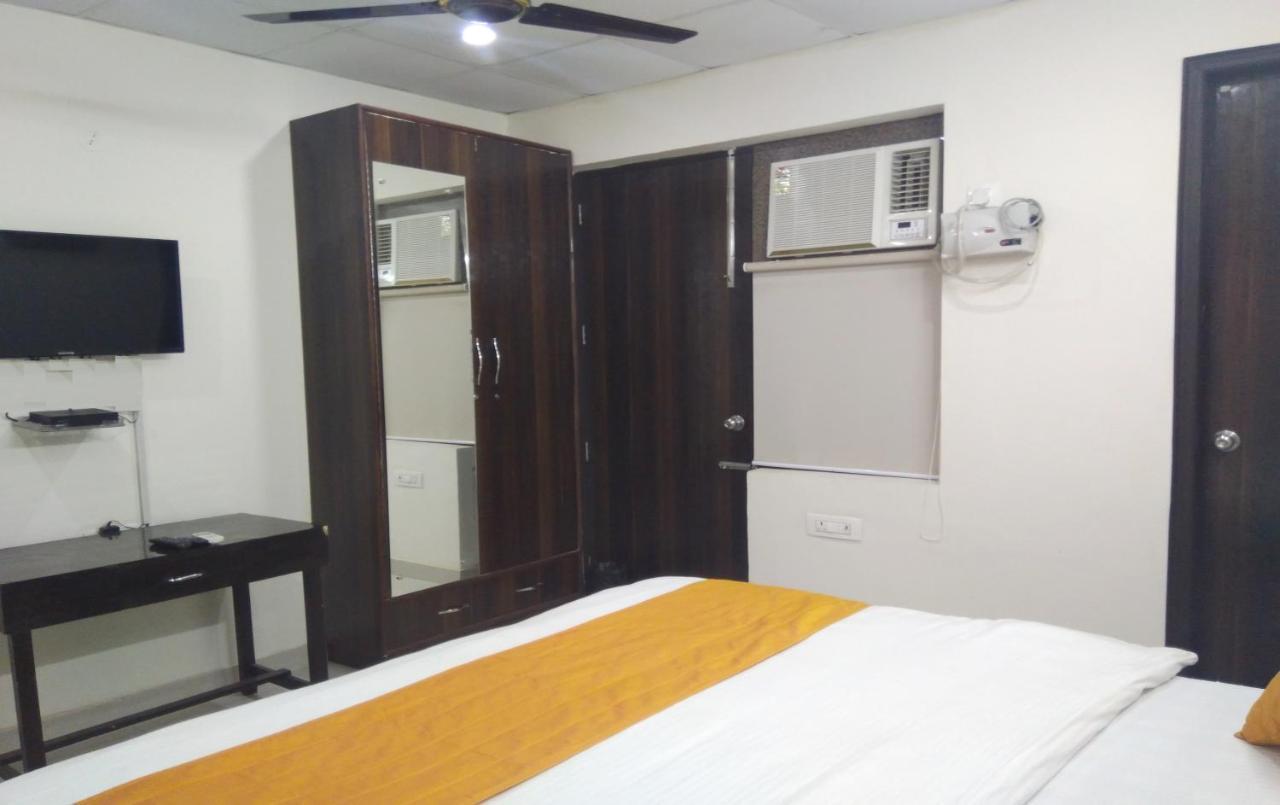 Niketan Medanta 3*