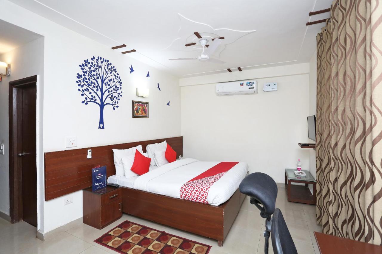 Oyo 2482 K V Complex 3* Gurgaon