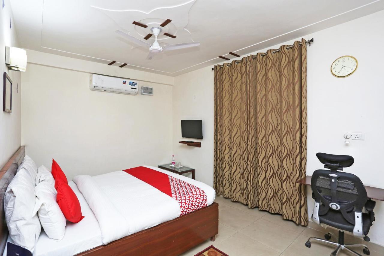 Hotel Oyo 2482 K V Complex Gurgaon