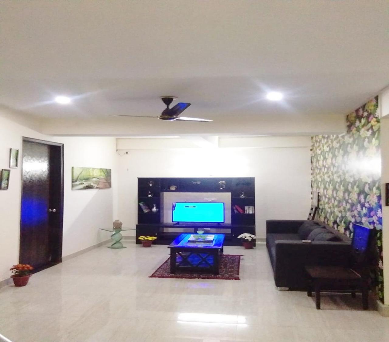 Niketan Medanta Service