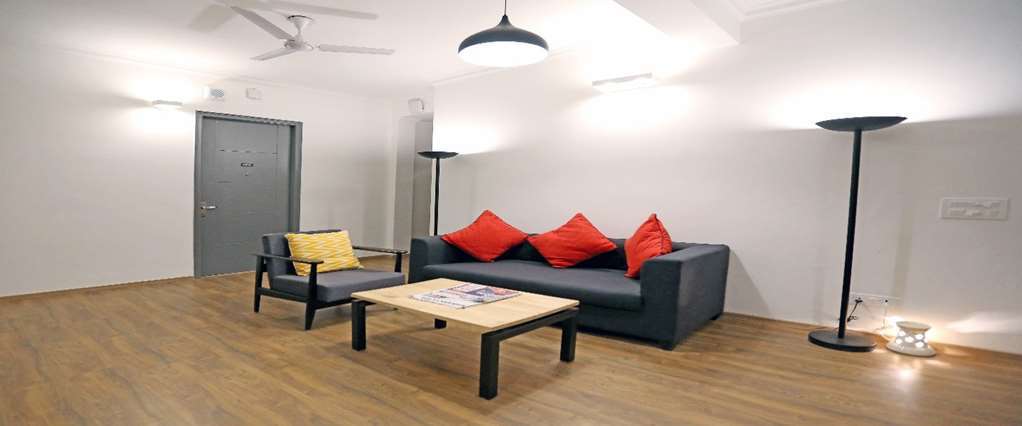 Oyo Townhouse 018 Medanta Hotel 3*