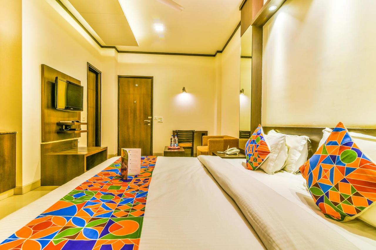 Fabhotel First Star Golf Course Road Hotel Gurgaon