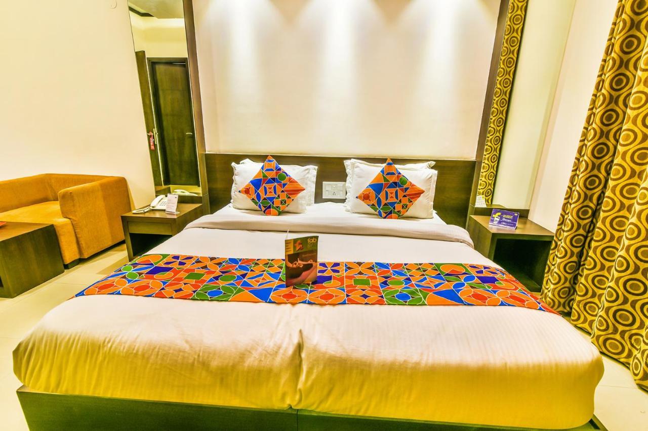 Hotel Fabhotel First Star Golf Course Road