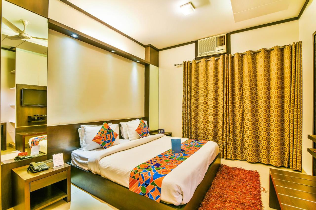 Hotel Fabhotel First Star Golf Course Road