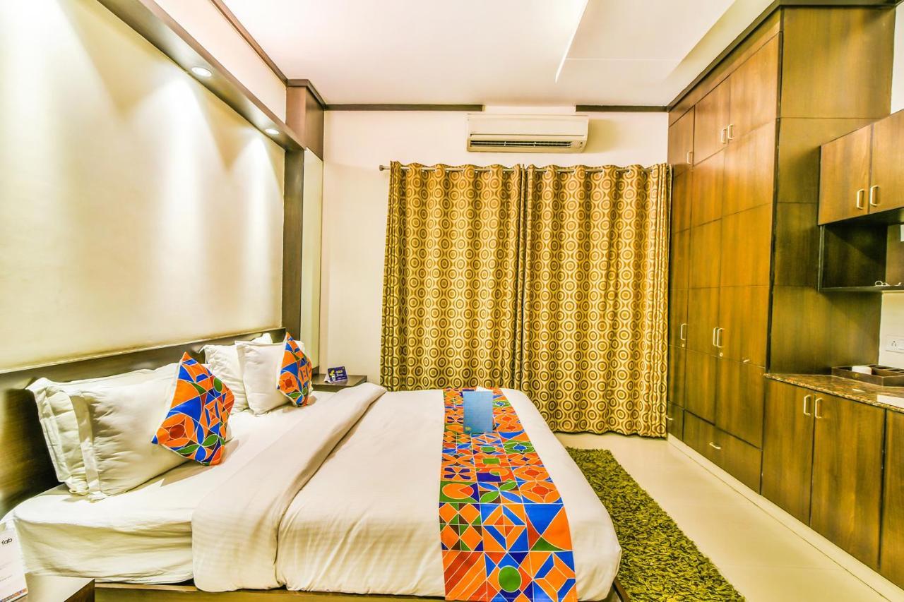 Fabhotel First Star Golf Course Road Hotel 3*