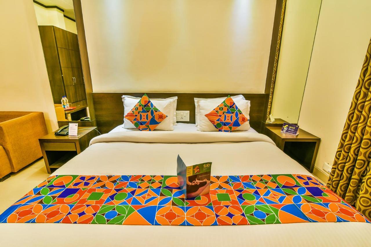 Fabhotel First Star Golf Course Road Hotel
