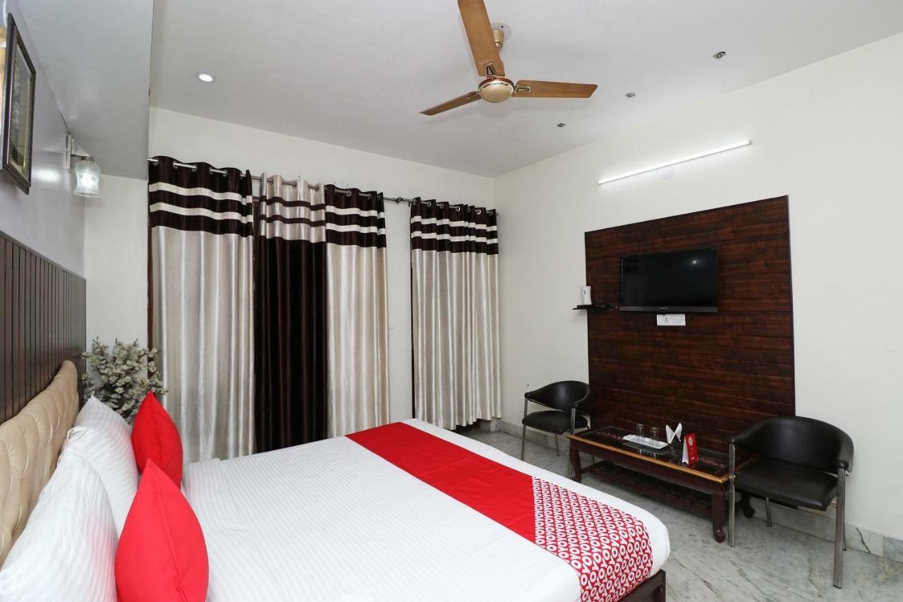 Oyo 28453 Heaven Hotel Gurgaon