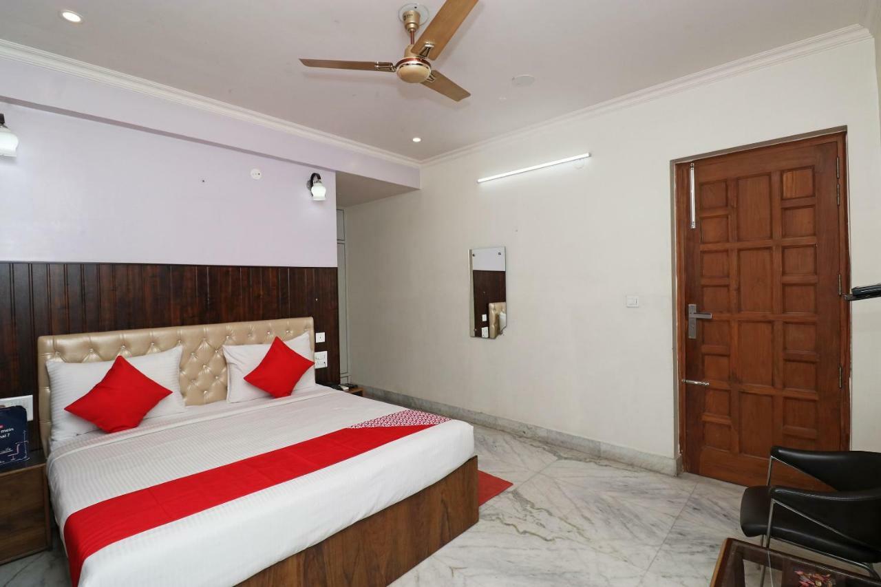 Hotel Oyo 28453 Heaven 3*