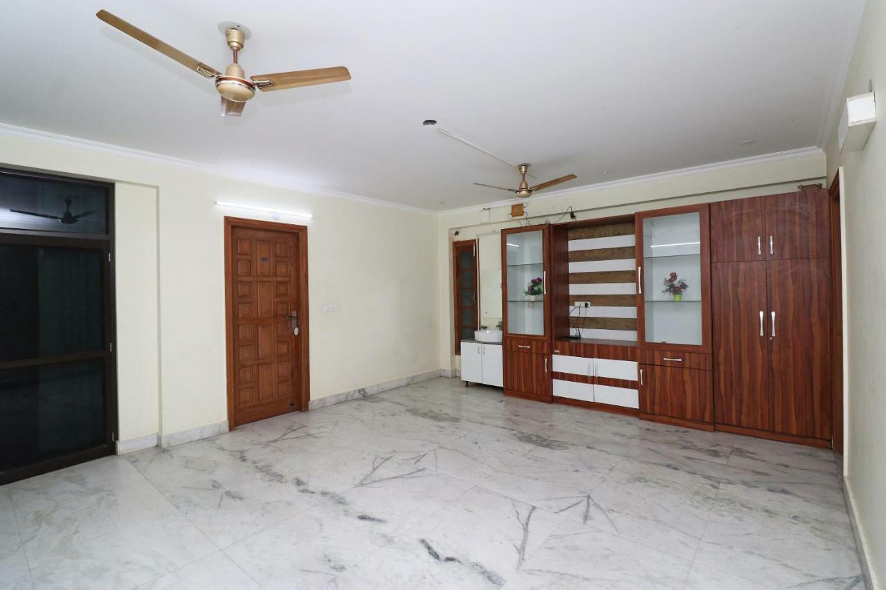 Oyo 28453 Heaven Gurgaon