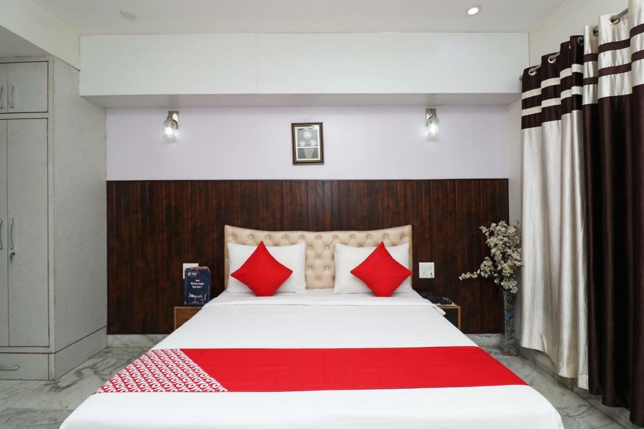 Hotel Oyo 28453 Heaven Gurgaon